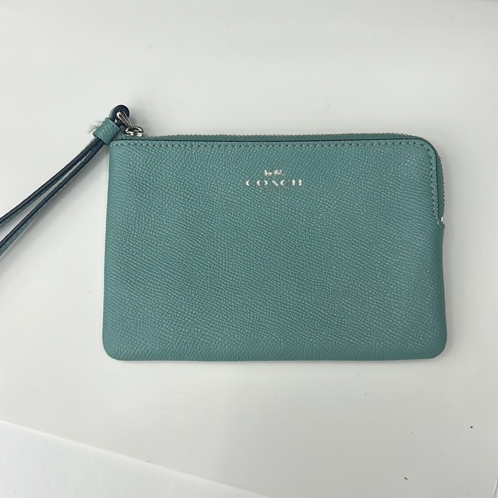 Coach Seafoam green leather Wristlet, EUC - Picture 3 of 8